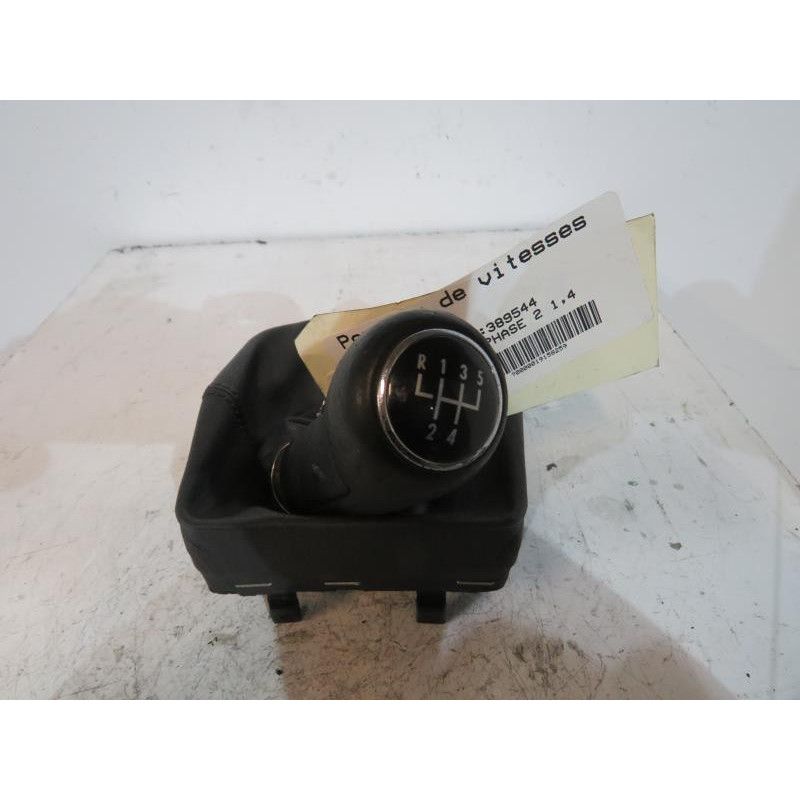 Pommeau de vitesses VOLKSWAGEN POLO 4 Photo n°1