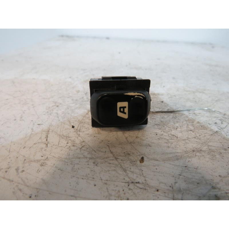 Interrupteur de leve vitre avant gauche CITROEN BERLINGO 1 Photo n°1