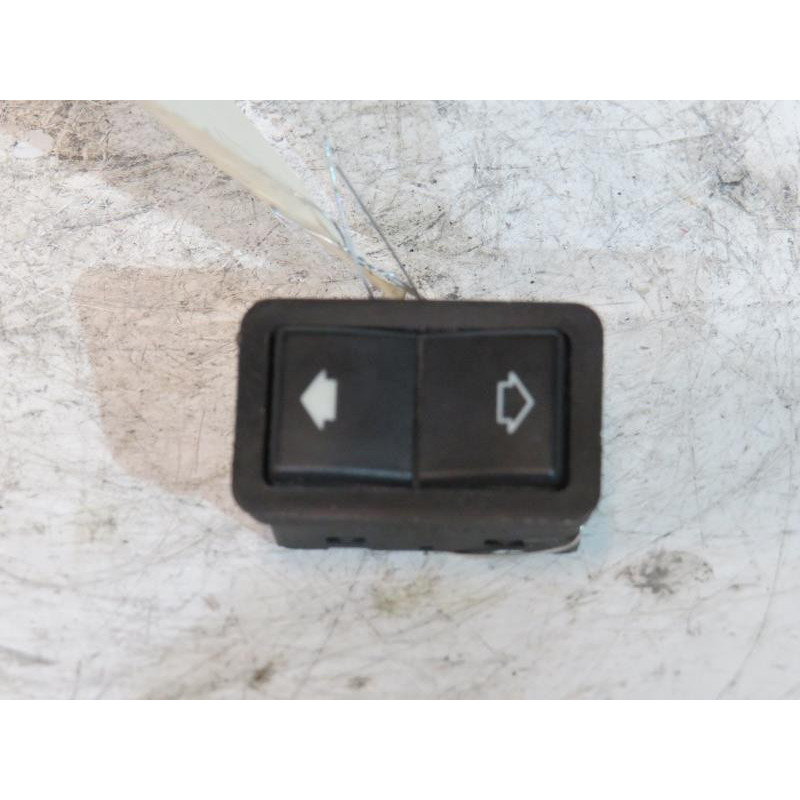 Interrupteur de leve vitre arriere gauche BMW SERIE 5 E39 Photo n°1