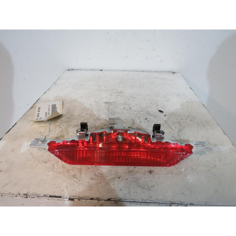 Feu arriere stop central TOYOTA COROLLA 10 Photo n°1
