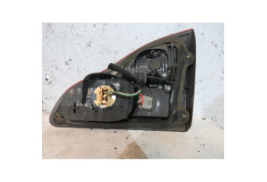 Feu arriere secondaire gauche (feux) TOYOTA AVENSIS VERSO Photo n°2