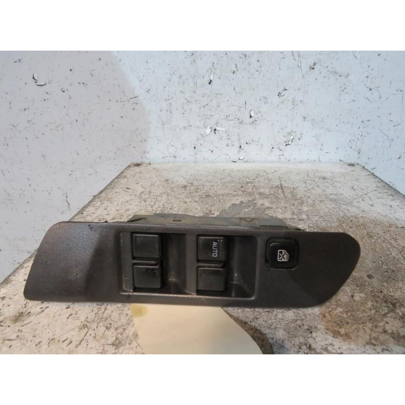 Interrupteur de leve vitre avant gauche NISSAN PRIMERA 2 Photo n°1