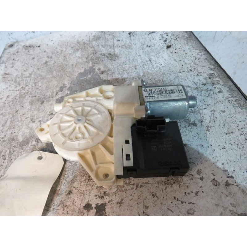 Leve vitre electrique arriere gauche RENAULT MEGANE 3 Photo n°1