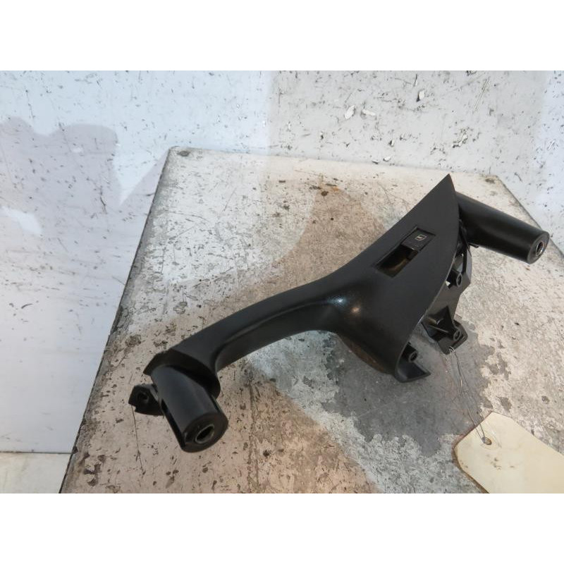 Interrupteur de leve vitre arriere gauche SEAT TOLEDO 3 Photo n°1