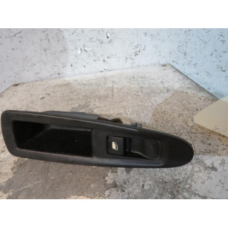 Interrupteur de leve vitre arriere droit CITROEN C4 1