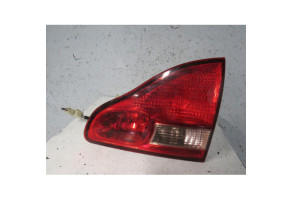 Feu arriere secondaire droit (feux) TOYOTA AVENSIS VERSO Photo n°1