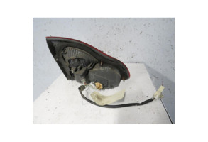 Feu arriere secondaire droit (feux) TOYOTA AVENSIS VERSO Photo n°2