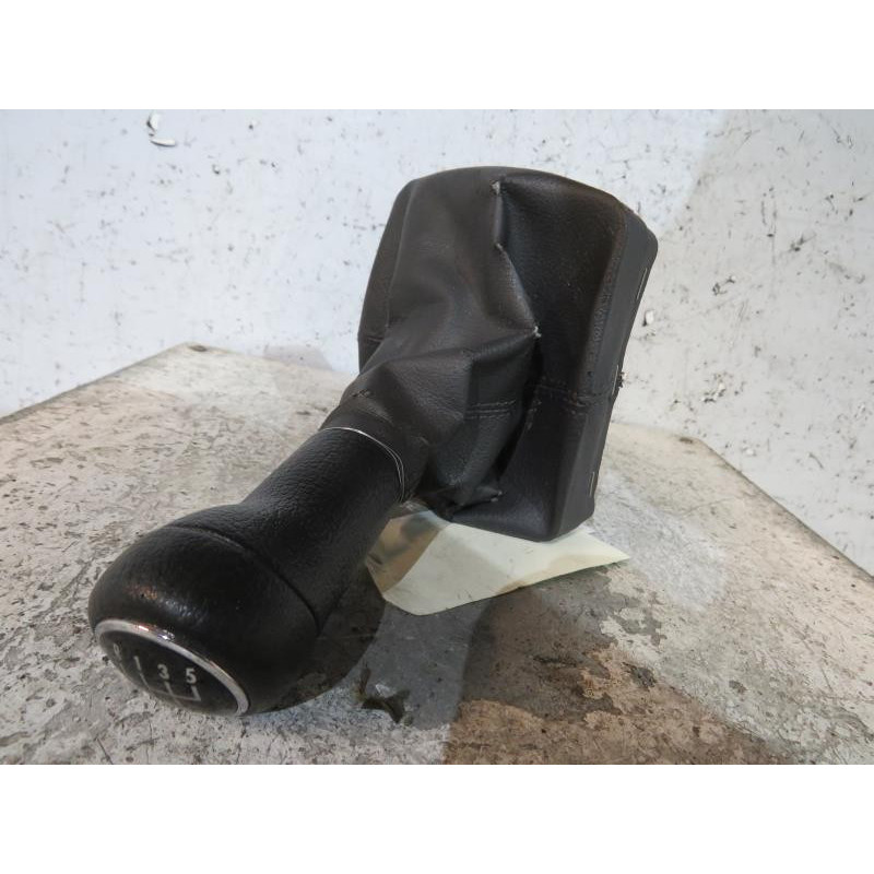 Pommeau de vitesses VOLKSWAGEN POLO 4 Photo n°1