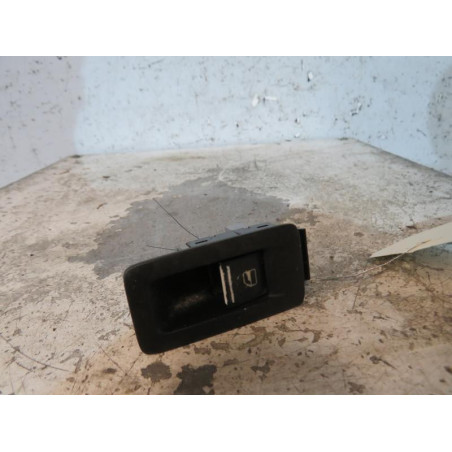 Interrupteur de leve vitre avant droit VOLKSWAGEN CADDY 3