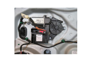 Leve vitre electrique avant droit VOLKSWAGEN CADDY 3 Photo n°2