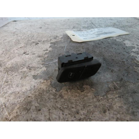 Interrupteur de leve vitre avant droit VOLKSWAGEN POLO 4