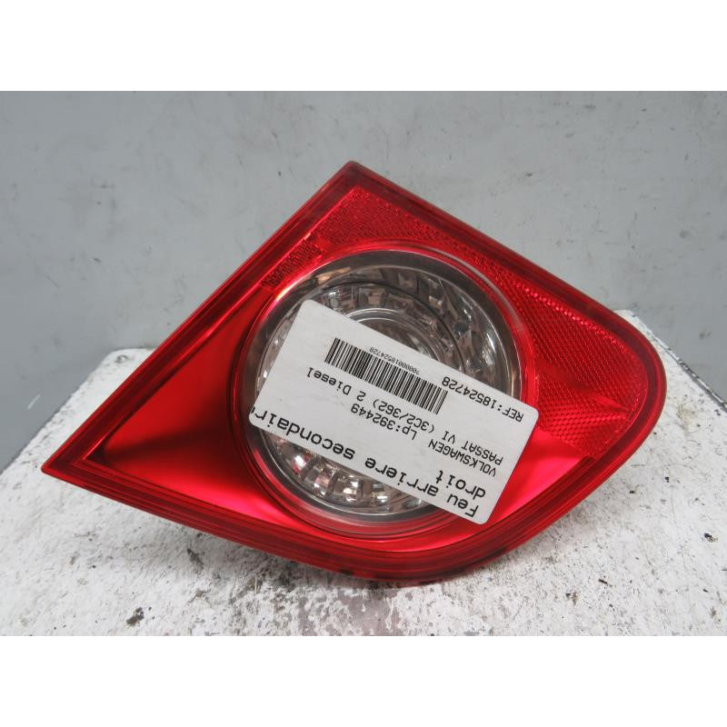 Feu arriere secondaire droit (feux) VOLKSWAGEN PASSAT 5 Photo n°1