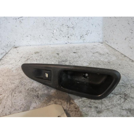 Interrupteur de leve vitre arriere droit PEUGEOT 308 1 SW