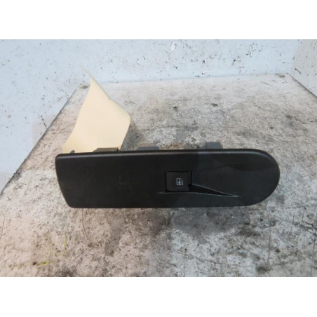 Interrupteur de leve vitre avant droit RENAULT CLIO 4