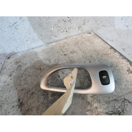 Interrupteur de leve vitre arriere droit PEUGEOT 307
