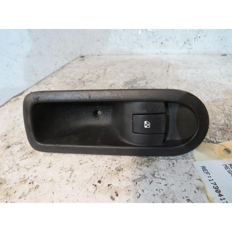 Interrupteur de leve vitre arriere gauche RENAULT MEGANE 2 Photo n°1