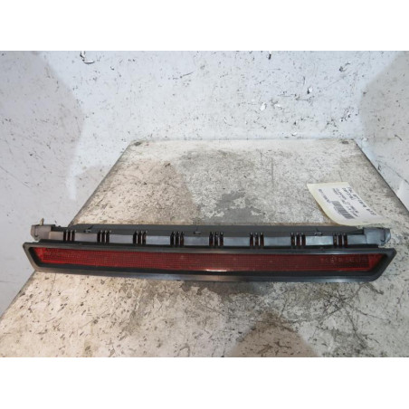 Feu arriere stop central VOLKSWAGEN PASSAT 4