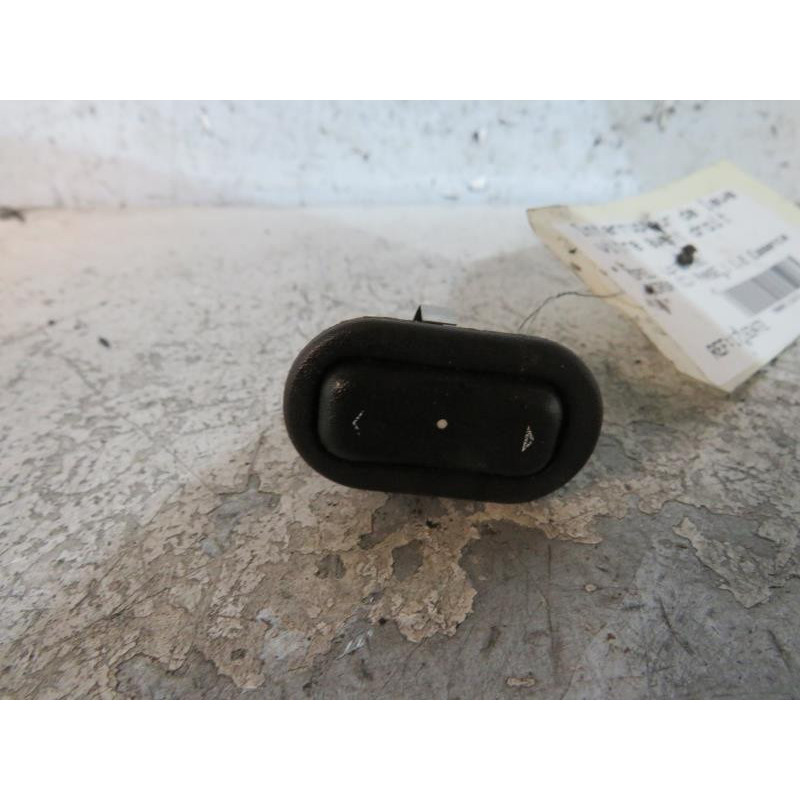 Interrupteur de leve vitre avant droit OPEL CORSA C Photo n°1