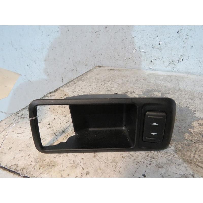 Interrupteur de leve vitre arriere gauche FORD C-MAX 1 Photo n°1
