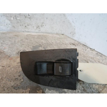 Interrupteur de leve vitre avant droit AUDI A6 2