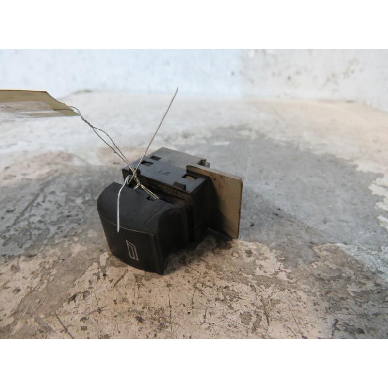 Interrupteur de leve vitre arriere droit AUDI A3 1 Photo n°1