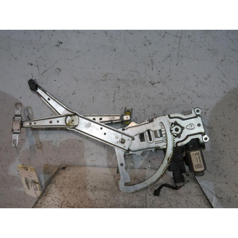 Leve vitre electrique avant gauche OPEL CORSA C Photo n°1