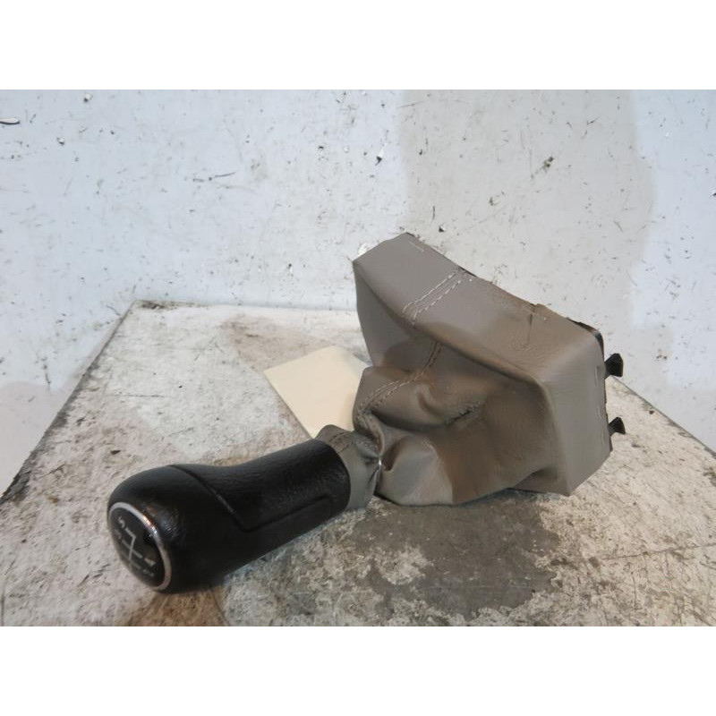 Pommeau de vitesses VOLKSWAGEN POLO 4 Photo n°1