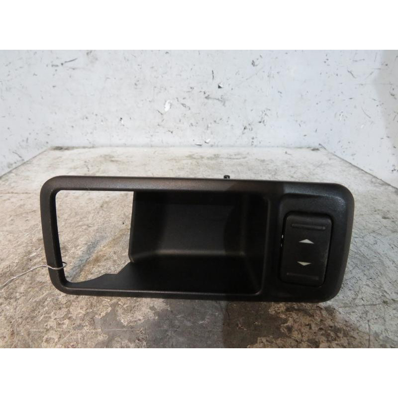 Interrupteur de leve vitre arriere droit FORD C-MAX 1 Photo n°1