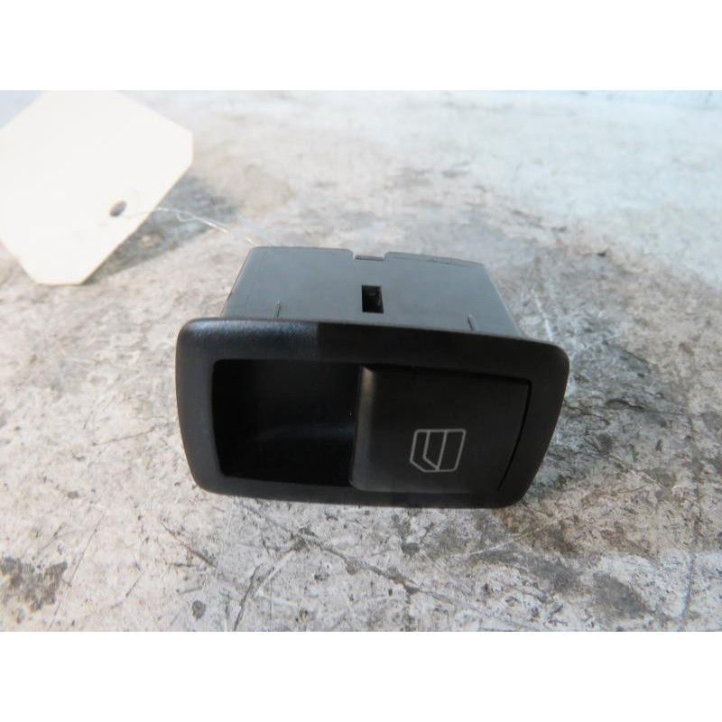 Interrupteur de leve vitre arriere gauche MERCEDES CLASSE A 169 Photo n°1