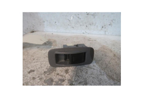 Interrupteur de leve vitre arriere droit TOYOTA RAV4 2 Photo n°1