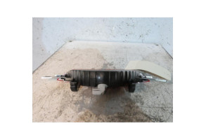 Feu arriere stop central TOYOTA COROLLA 10 Photo n°2