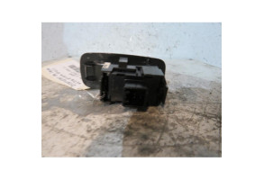 Interrupteur de leve vitre arriere droit TOYOTA COROLLA 10 Photo n°2