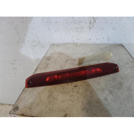 Feu arriere stop central FORD FOCUS 2