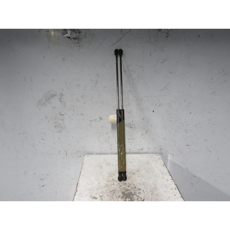 Verin de coffre FORD FOCUS 2 Photo n°1