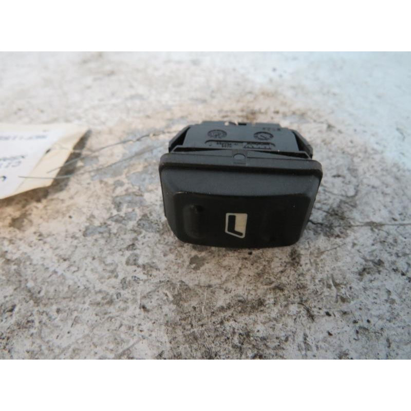 Interrupteur de leve vitre avant droit CITROEN XSARA Photo n°1