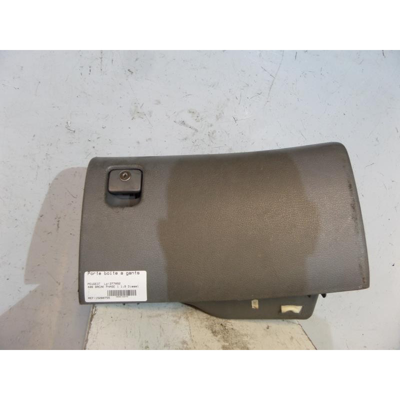 Porte boite a gants PEUGEOT 406 Photo n°1