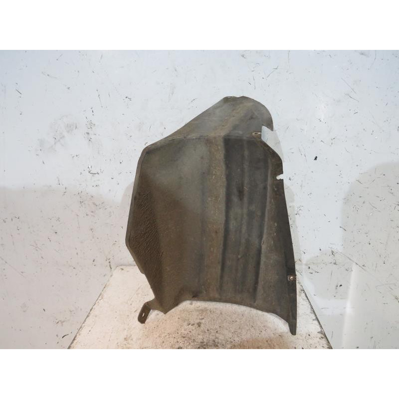 Pare boue arriere droit RENAULT MEGANE 1 Photo n°1