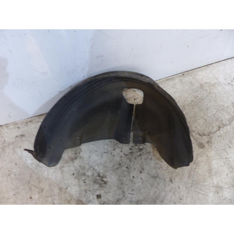 Pare boue arriere gauche VOLKSWAGEN POLO 4 Photo n°1