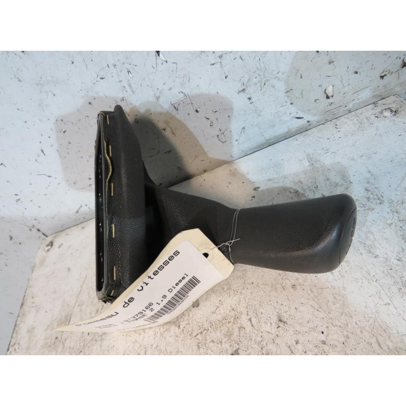 Pommeau de vitesses SKODA FABIA 1 Photo n°1