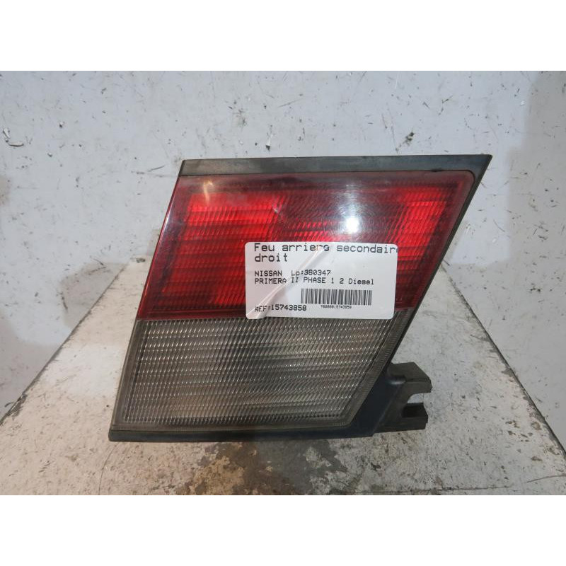 Feu arriere secondaire droit (feux) NISSAN PRIMERA 2 Photo n°1