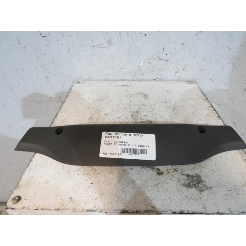 Feu arriere stop central FIAT PUNTO 2 Photo n°1