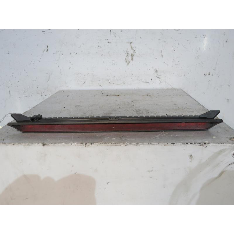 Feu arriere stop central VOLKSWAGEN GOLF 4 Photo n°1