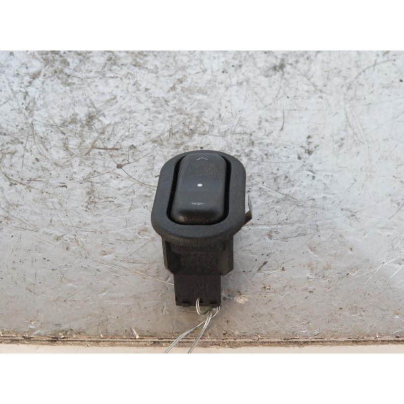 Interrupteur de leve vitre avant droit OPEL ZAFIRA A Photo n°1