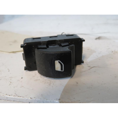 Interrupteur de leve vitre arriere droit CITROEN C4 1
