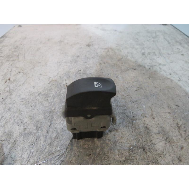 Interrupteur de leve vitre arriere droit RENAULT MODUS Photo n°1