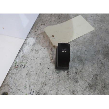 Interrupteur de leve vitre arriere gauche RENAULT CLIO 3