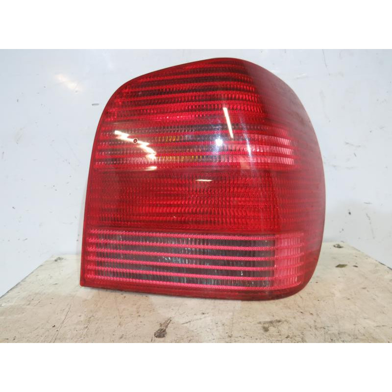 Feu arriere principal droit (feux) VOLKSWAGEN POLO 3 Photo n°1