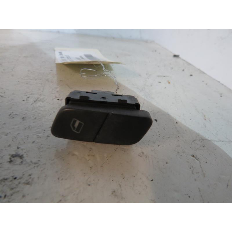 Interrupteur de leve vitre avant droit VOLKSWAGEN POLO 4 Photo n°1