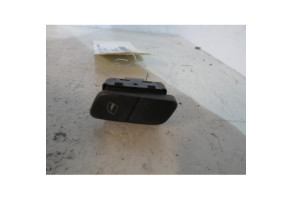 Interrupteur de leve vitre avant droit VOLKSWAGEN POLO 4 Photo n°1