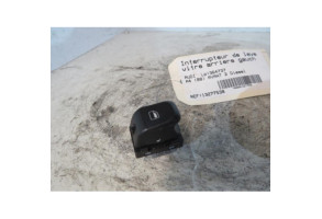 Interrupteur de leve vitre arriere gauche AUDI A4 3 Photo n°1